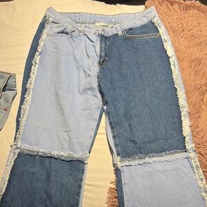Blue Straight Leg Jeans with Two-Tone Design